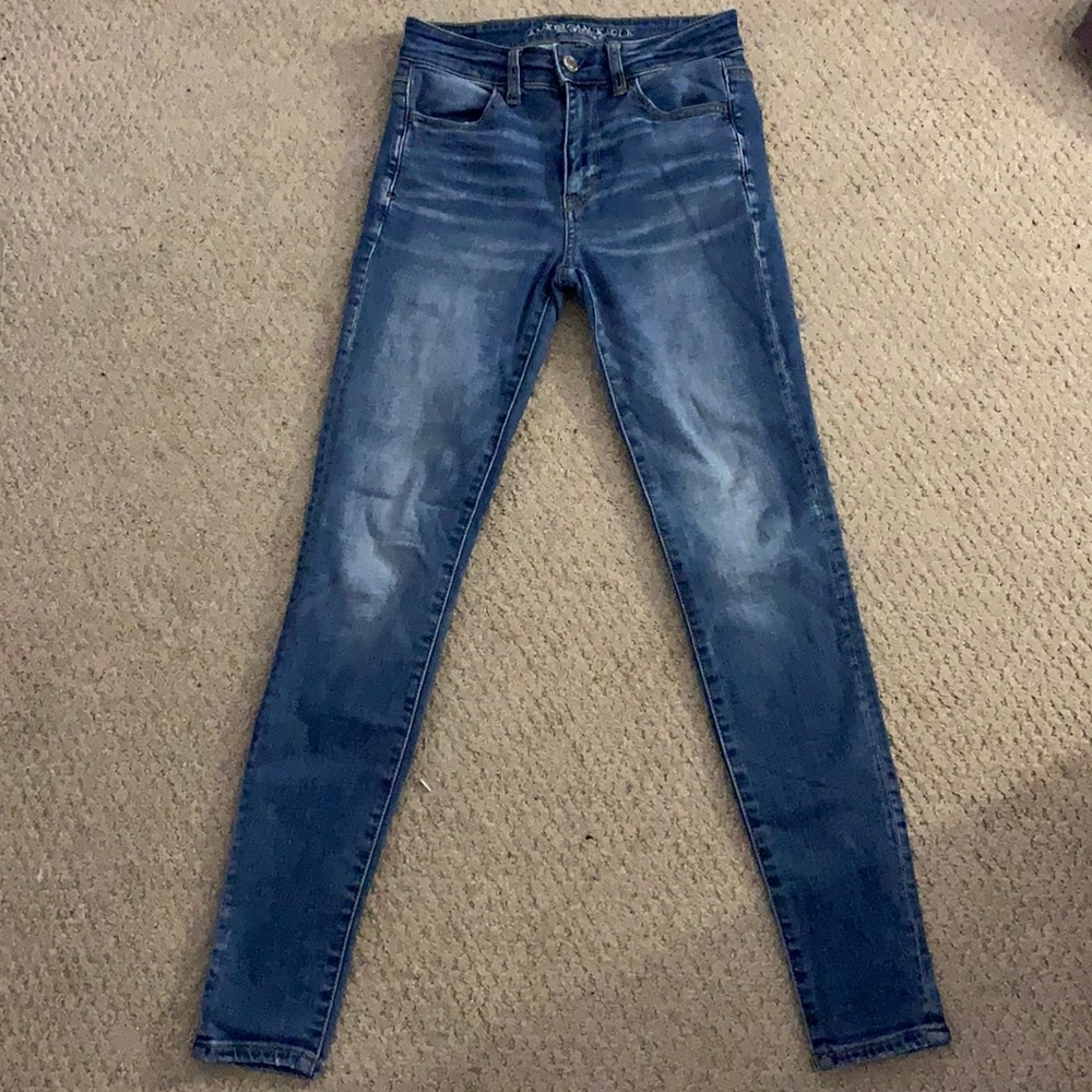 medium wash american eagle jeans